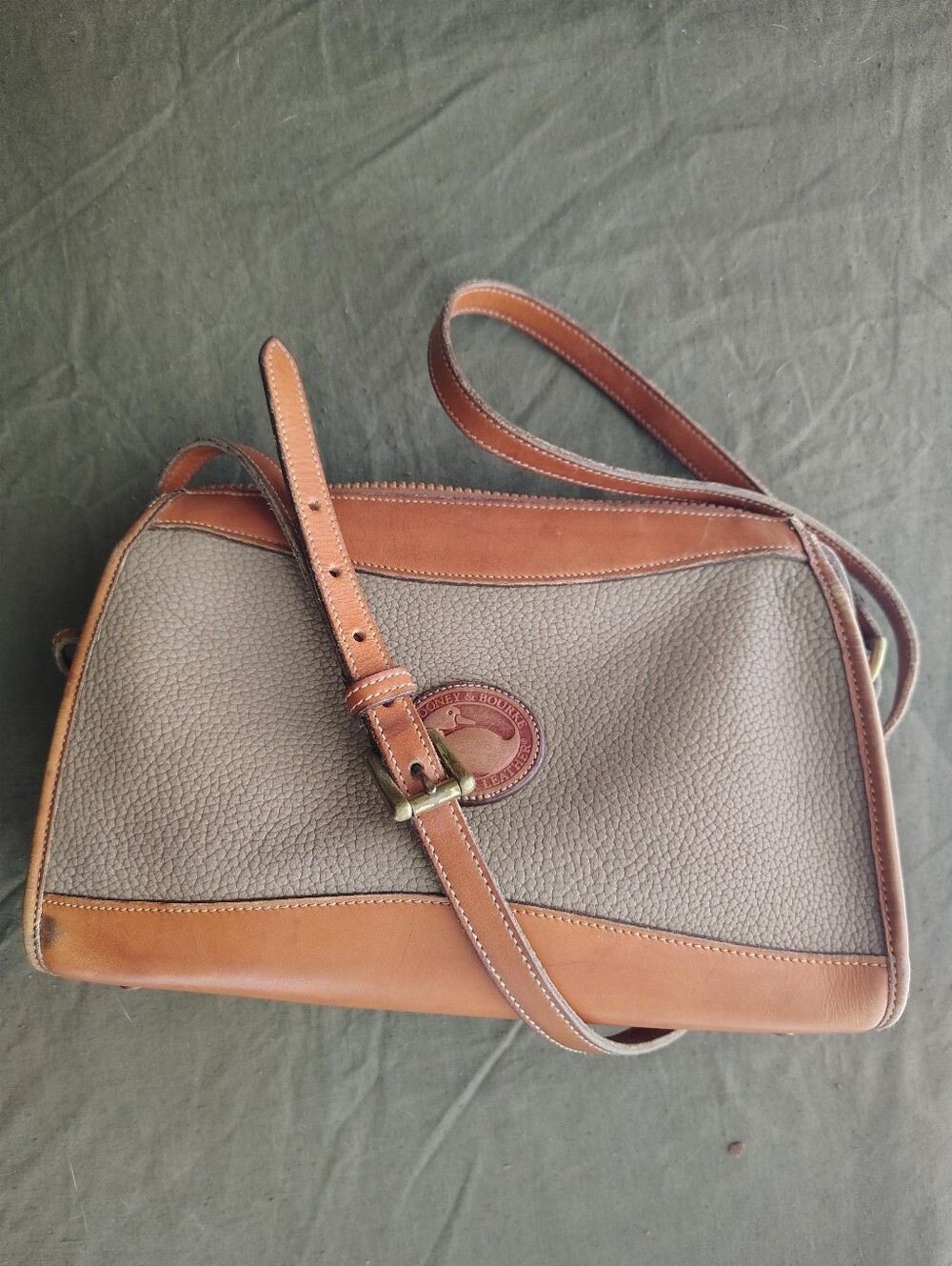 Vintage Dooney & Bourke All-Weather Leather Zip Crossbody Bag - AS IS - Picture 3 of 10
